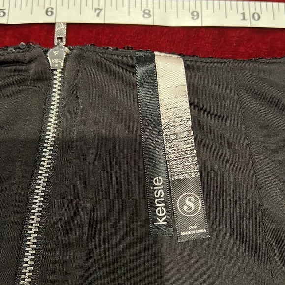 Kenzie sequined skirt. - Picture 3 of 5